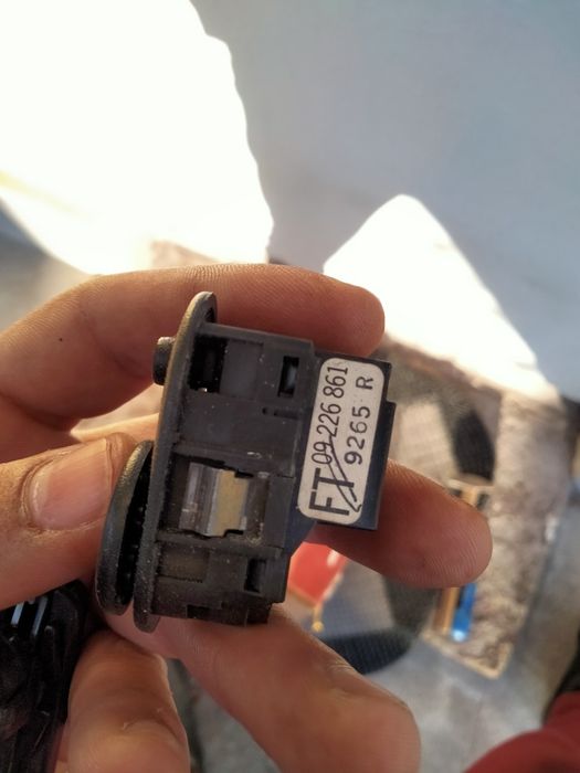 Копка бегулировки зеркал на Opel Vectra B