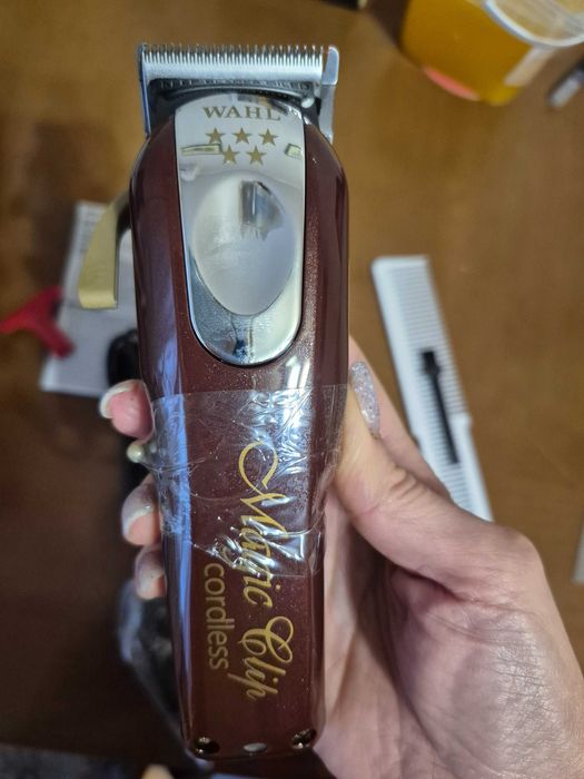 Професійна машинка для стрижки WAHL MAGIC CLIP CORDLESS