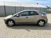 Sprzedam Hondę Civic VIII 5D z 2006r "UFO" z niezawodnym silnikiem