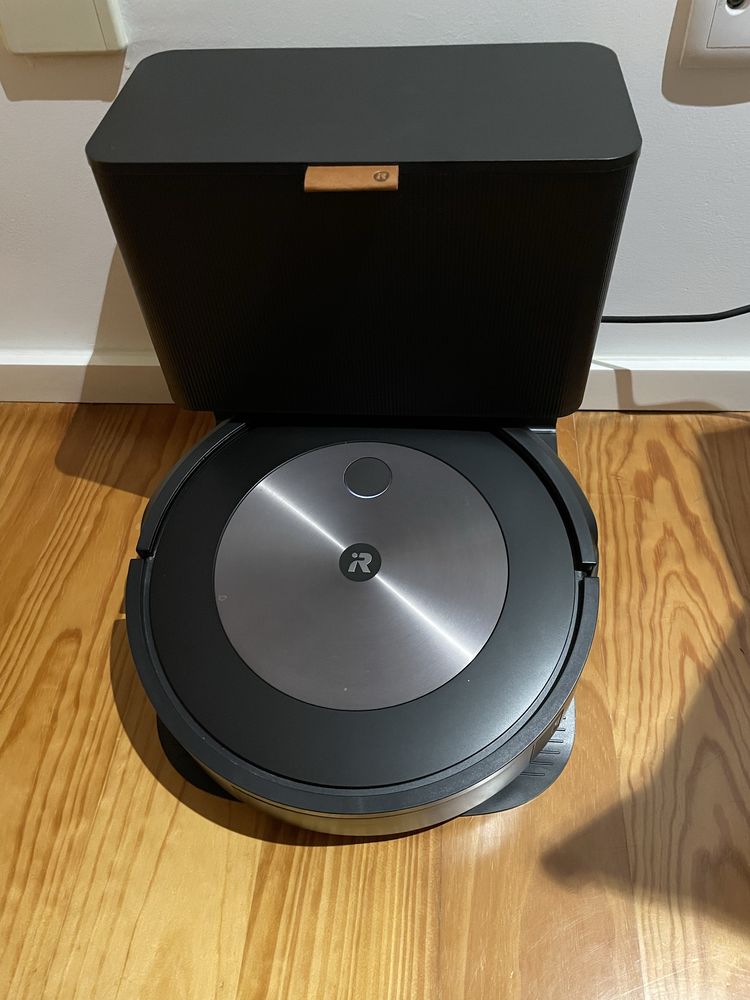 Robot aspirador iRobot j7+