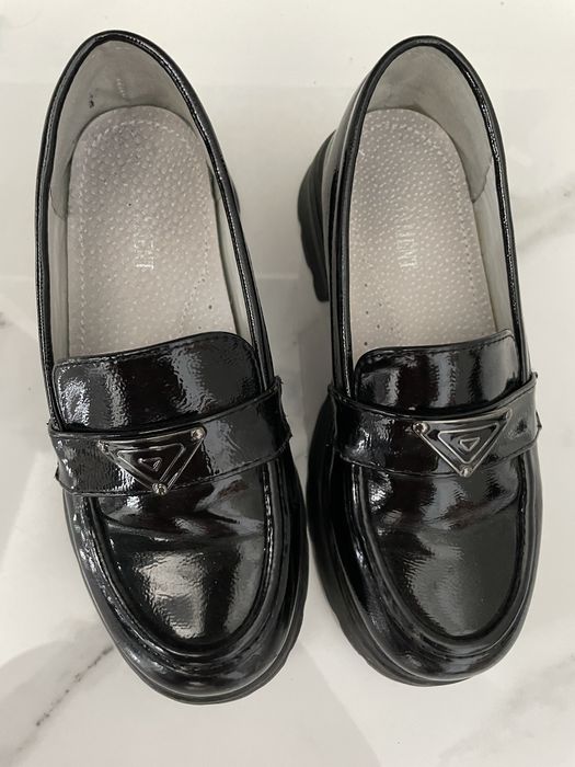 Туфлі лакові