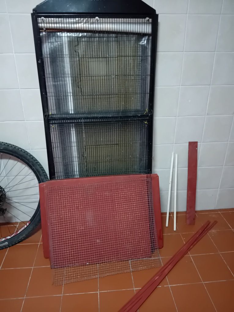 Gaiola grande para pássaros