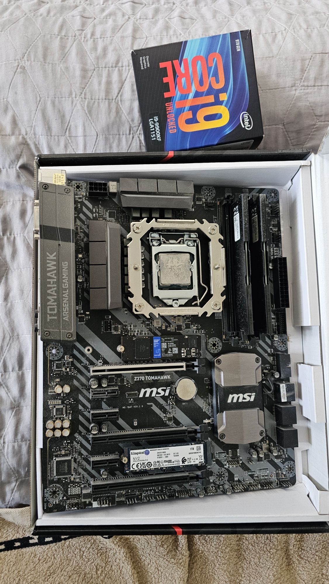 Intel i9 9900kf, msi z370 tomahawk, DDR 4 3600 irdm pro 32 GB