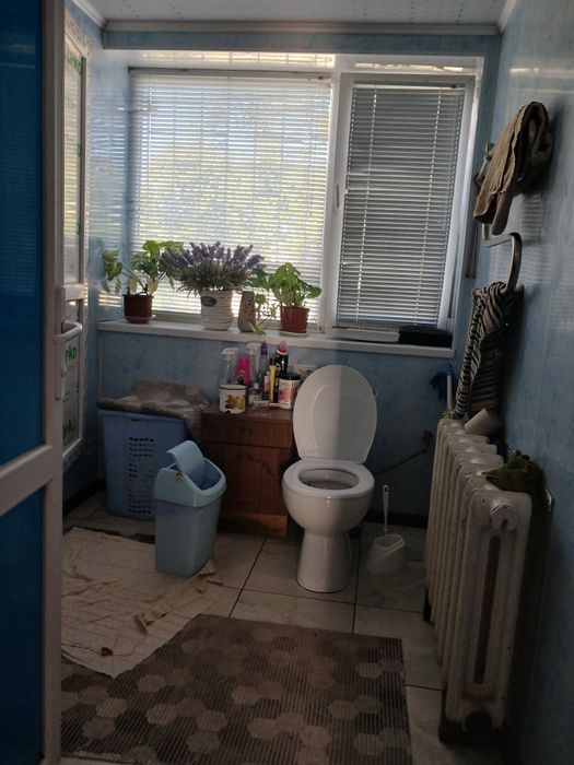 Гарний будинок в затишному місці з озером ,і гарним лісним краєвидом