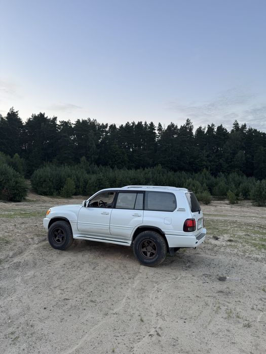 Lexus LX470 Toyota Land Cruiser 100