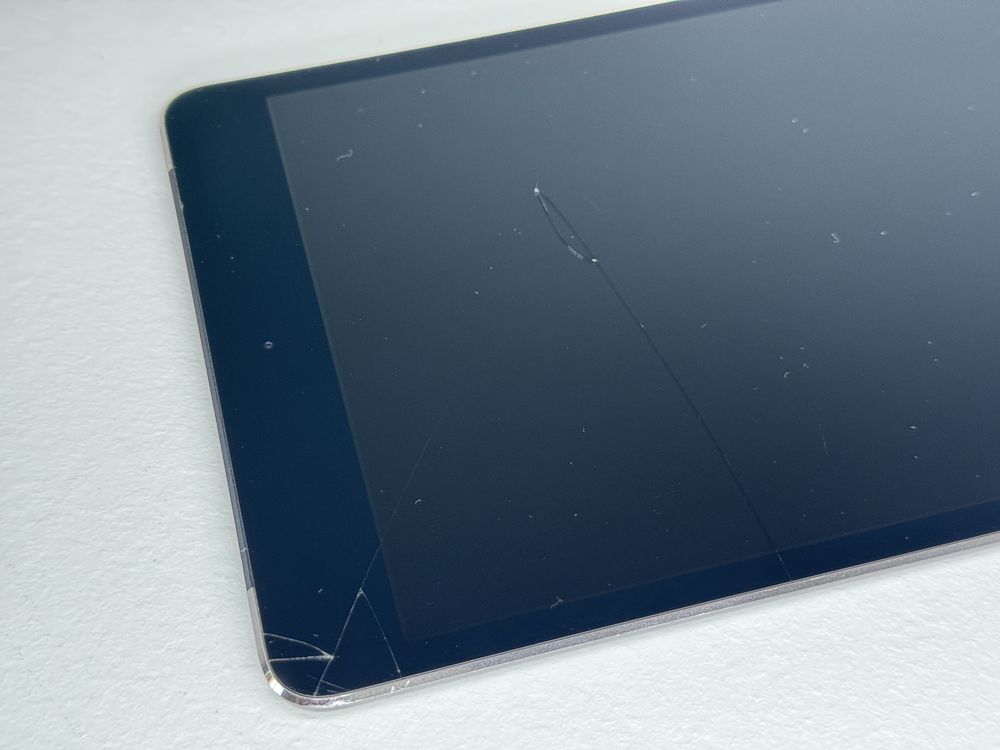 iPad mini 4 64GB (A1550) - Cellular (LTE) - pęknięty - faktura VAT 23%