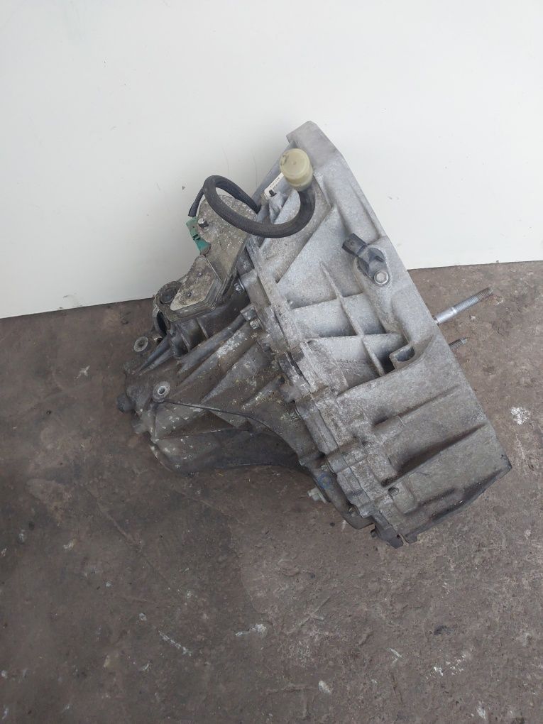 КПП/МКПП 1.5dci 6-ст (TL4 B 043) Renault Megane, Scenic/Dacia Duster
