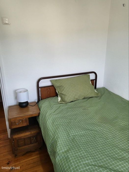 Quarto - localizado em Alcântara Lisbon
