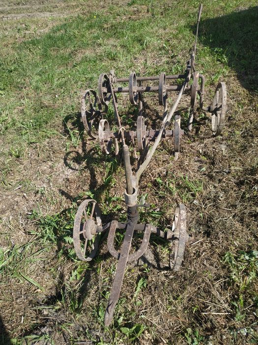 Віз кінний , борони , рало , плуг , млин