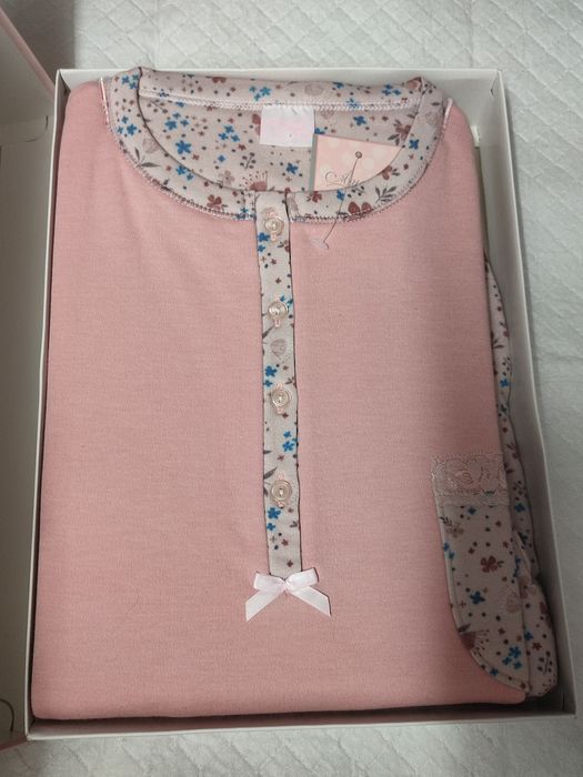 Pijama XL novo em caixa