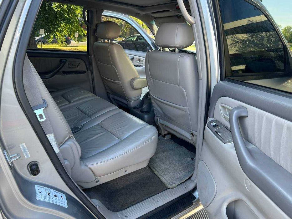 Toyota Sequoia 2003