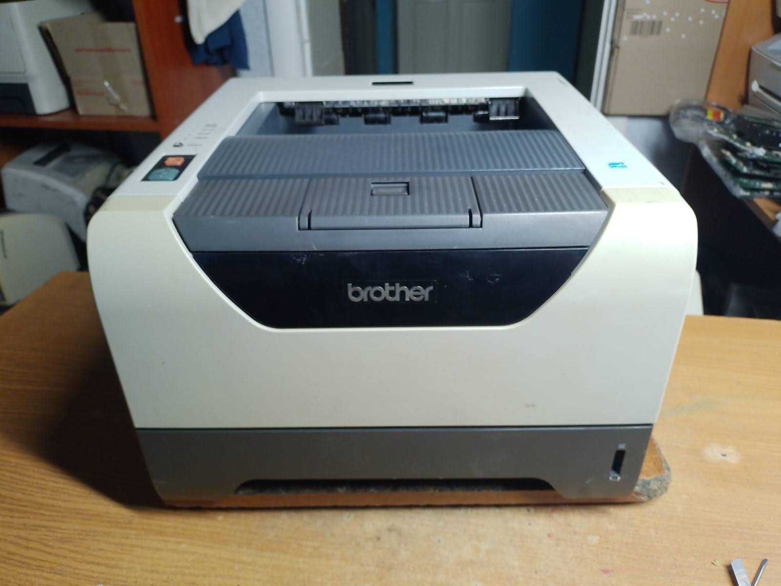 Лазерный принтер Brother HL-5350dn с двусторонней печатью, заправлен