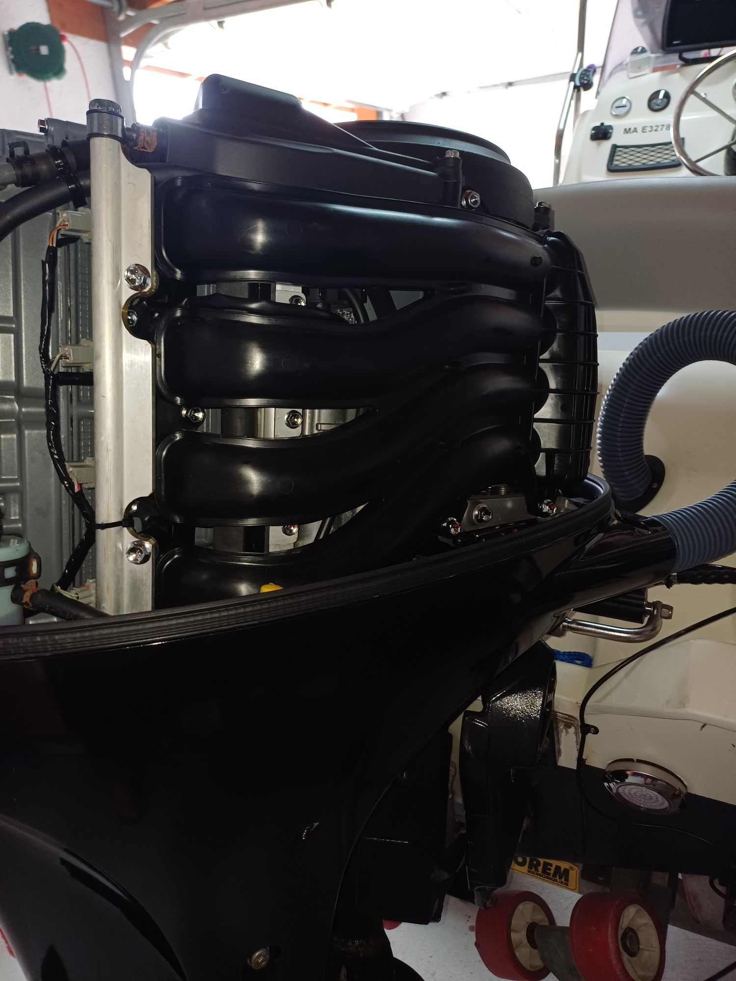 Barco semi rigido bombard