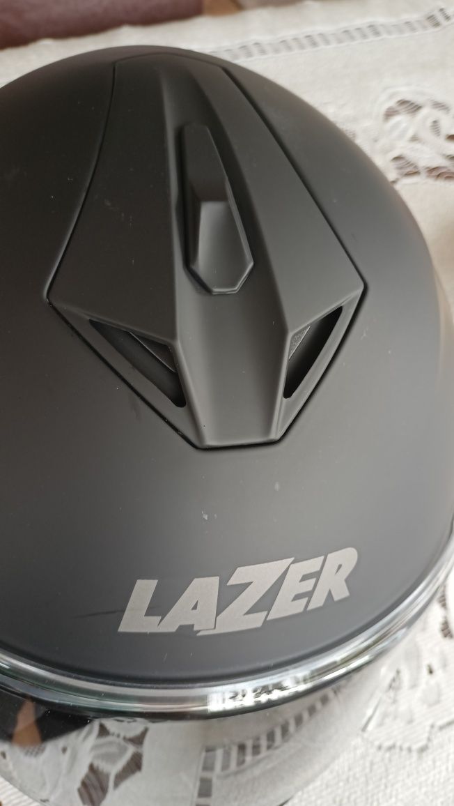 Sprzedam kask motocyklowy LAZER Z-LINE