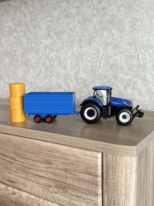 Іграшковий трактор з причепом та сіном Brugaro Farm