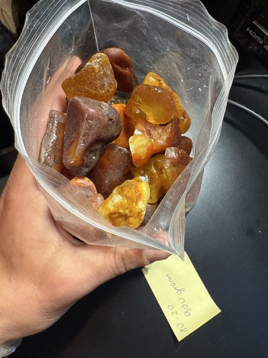 Bursztyn Baltycki 10-20 gram calosc 900 gram