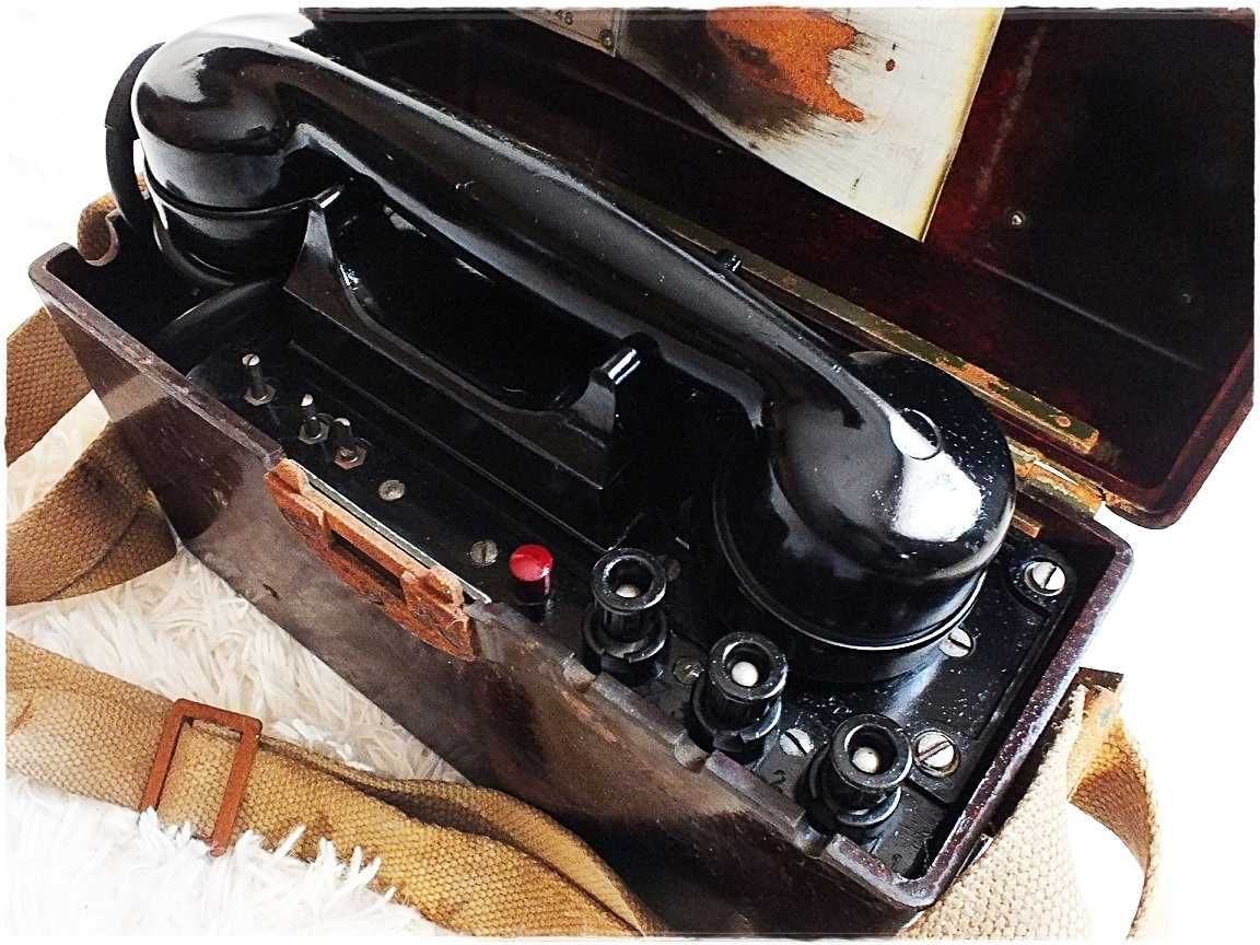 Stary telefon polowy AP-48, aparat wojskowy 1950r. na korbkę