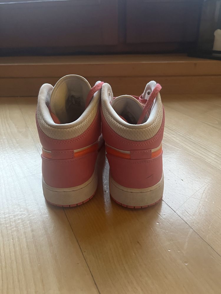 Air Jordan 1 Mid Pinksicle Safety Orange