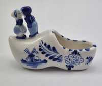 But porcelanowy z całującą parą - sygn. Delft Holandia