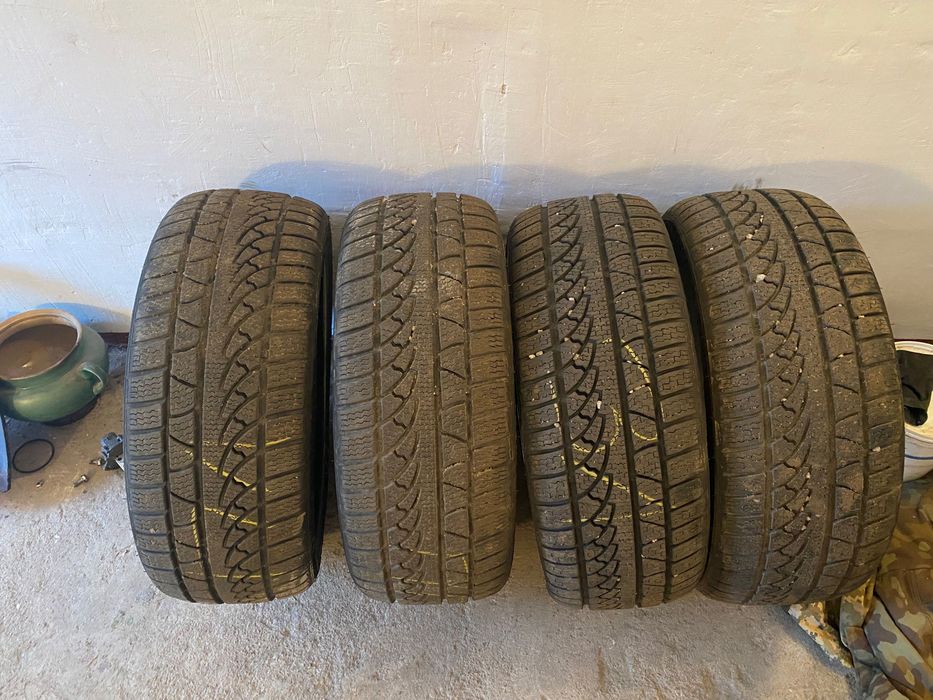 Гума автомобільна зимова Petlas snow master w651 235/45/R18 б. в.