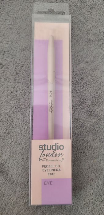Nowy pędzel do eyelinera E016