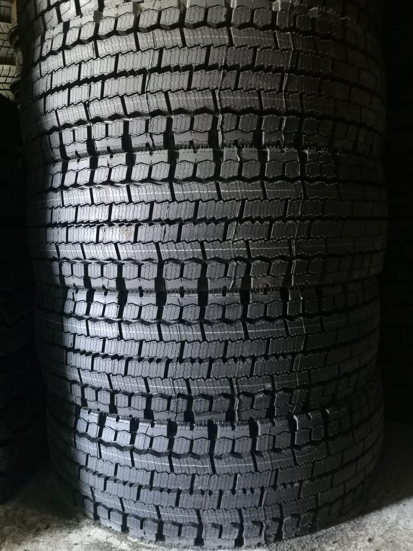 Opony ciężarowe 275/70/22,5 Michelin Ice Grip XDW 2021r Nowe