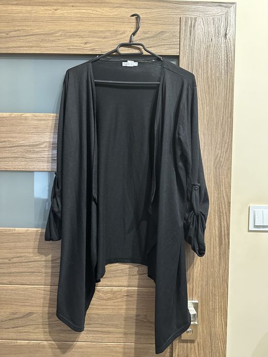Czarna narzutka New Yorker – rozmiar L