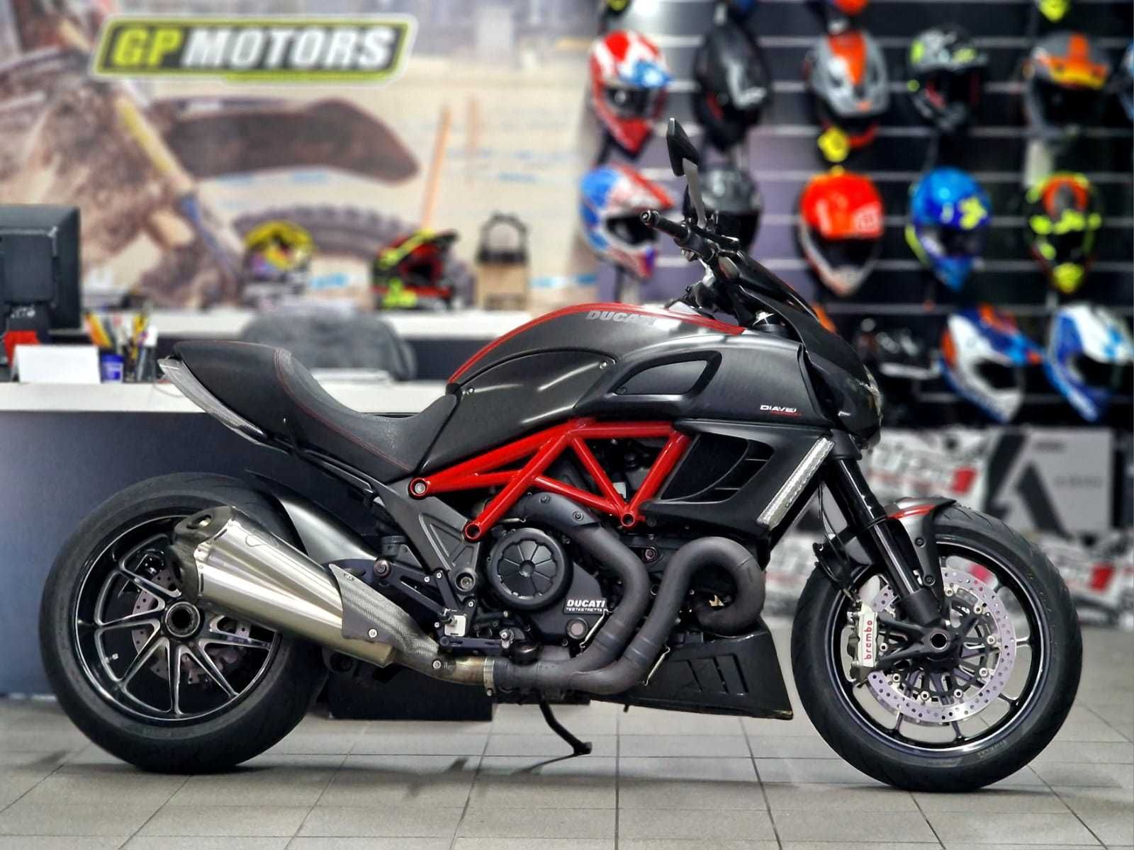 Ducati Diavel Carbono