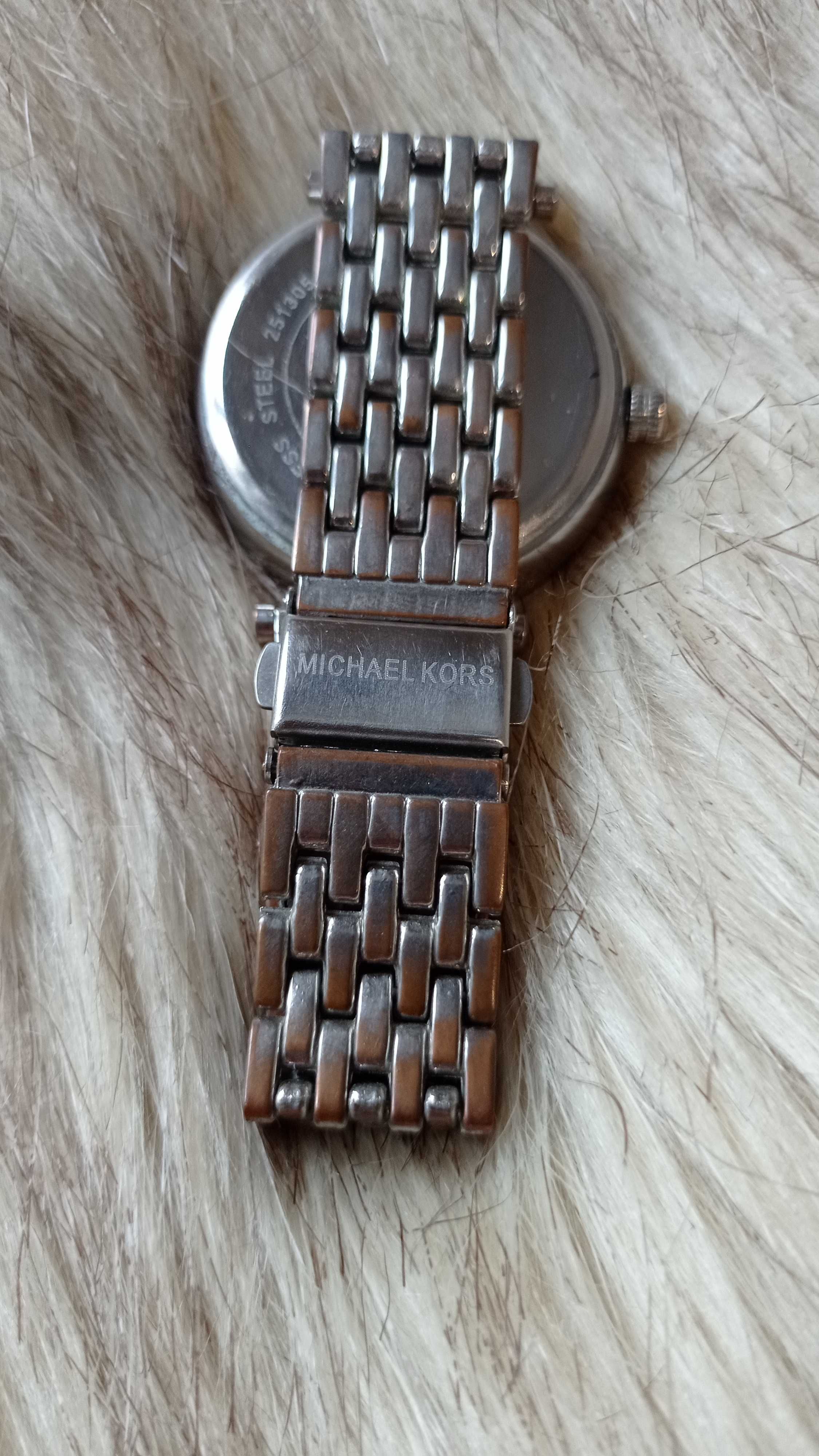 Zegarek damski posrebrzany MK