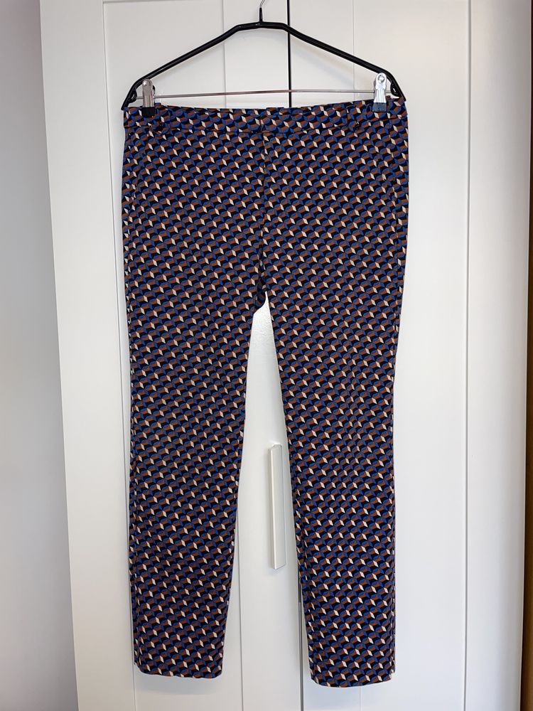 Spodnie w geometryczny wzór Zara