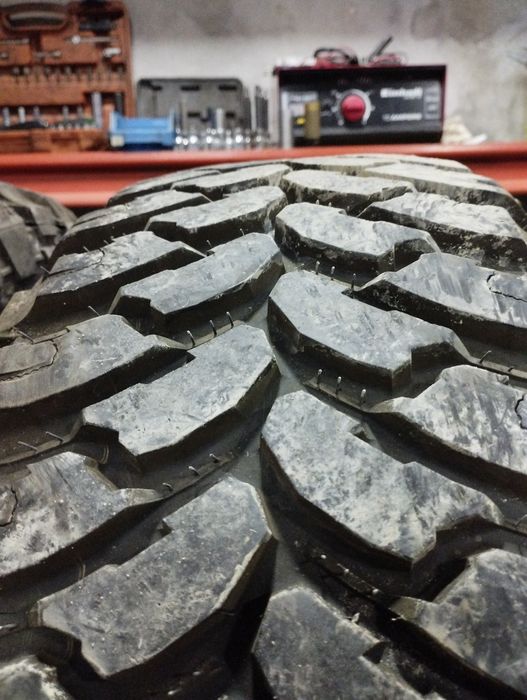 Vendo 4 pneus como novos  265-65 r17