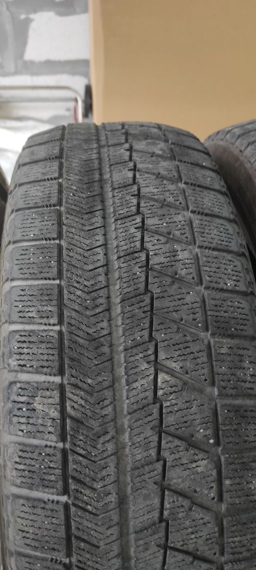 Резина R15 195/65 зима BRIDGESTONE