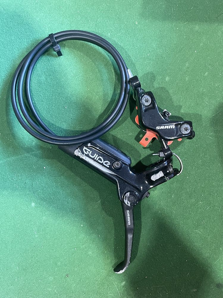 Przedni hamulec sram guide T