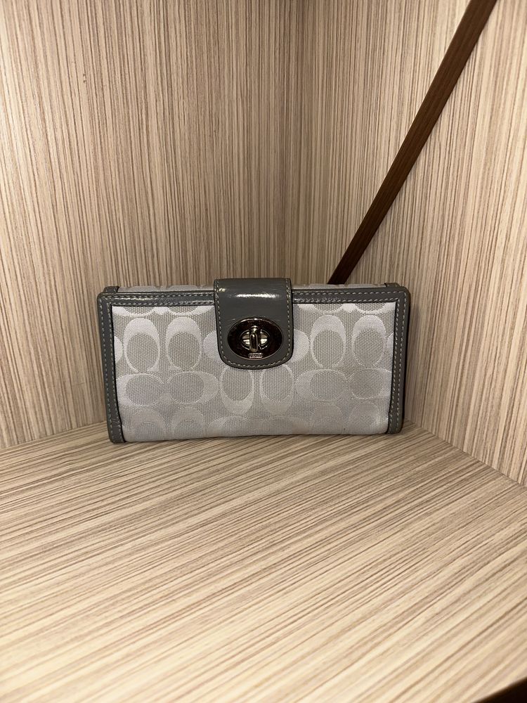 Женский серый оригинальный кошелек coach !