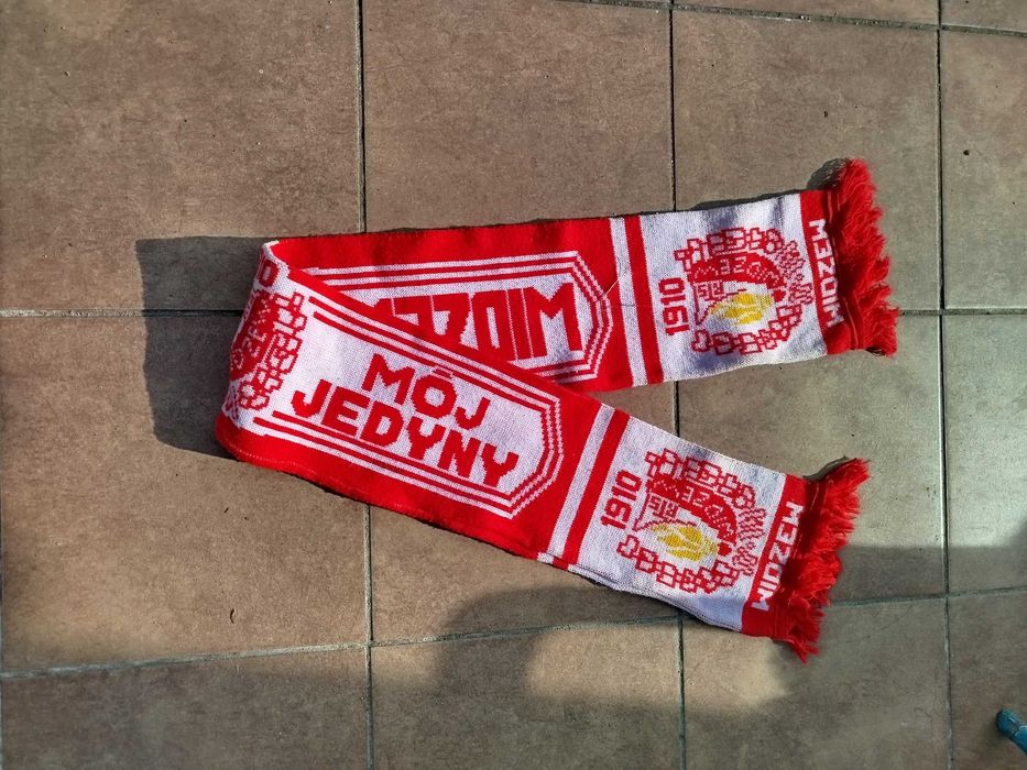 Szal Widzew mój jedyny gadżet piłkarski