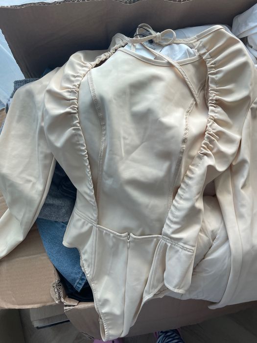 Kartony ubrań markowych zara, stradivarius Bershka