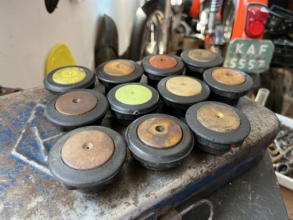 Jawka Jawa 50 mustang kaczka typ 20 korek baku zbiornika oryginal