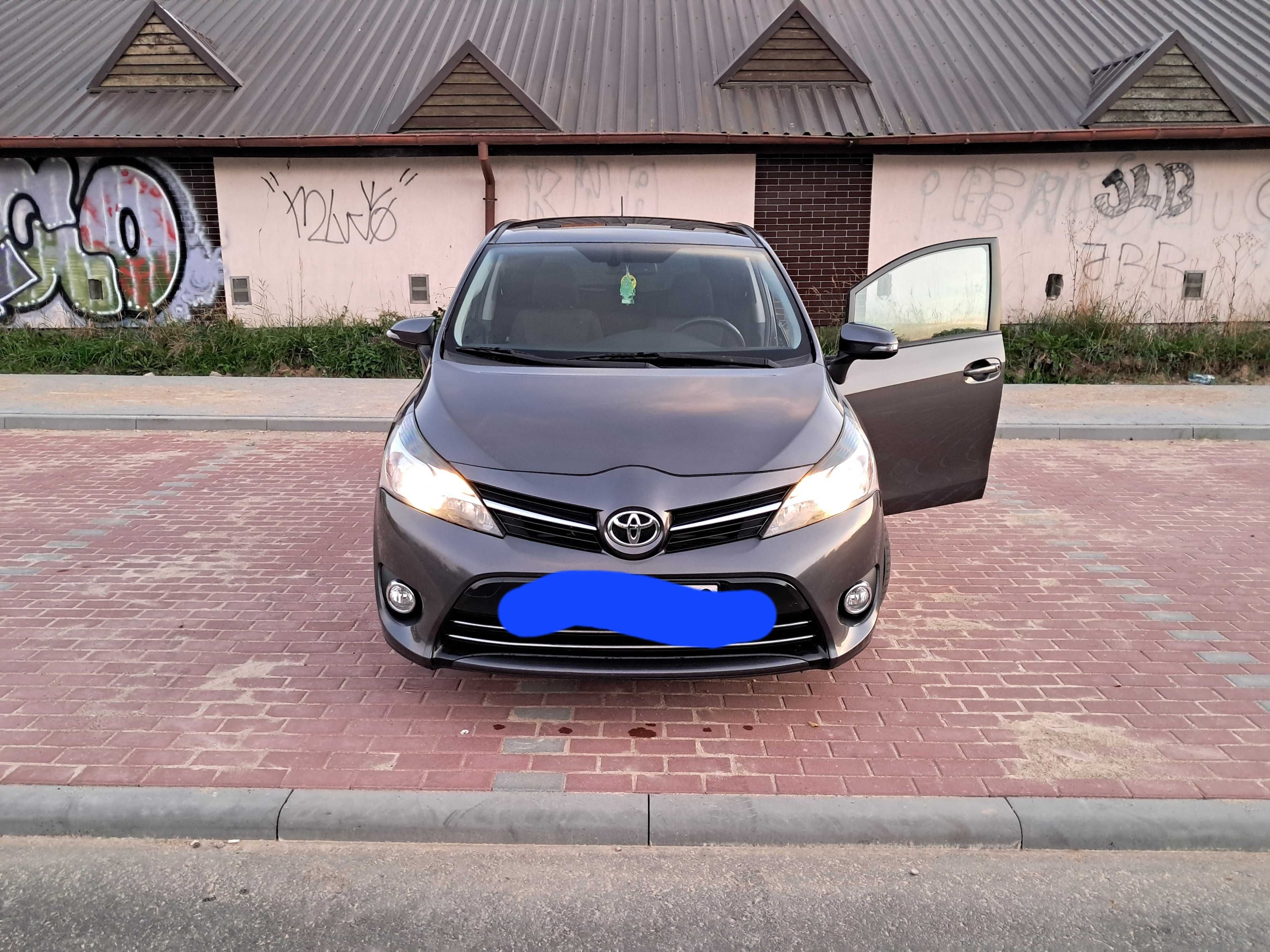 toyota verso 2.0 d4d kamera panoramiczny dach 2013