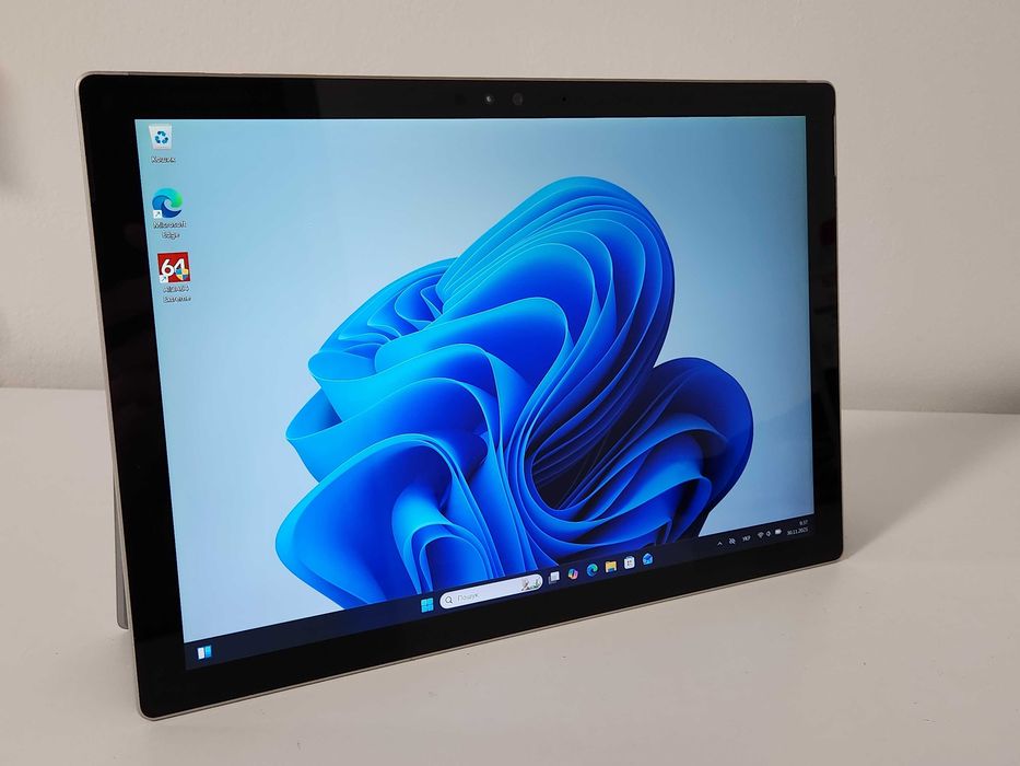 Microsoft Surface Pro 4 | Intel i7-6650U | 8GB RAM | 256GB SSD