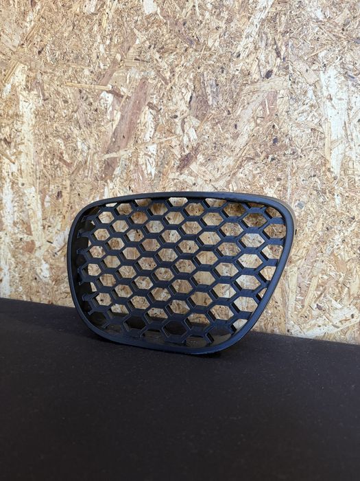 Grelha favo de mel Seat Ibiza 6L