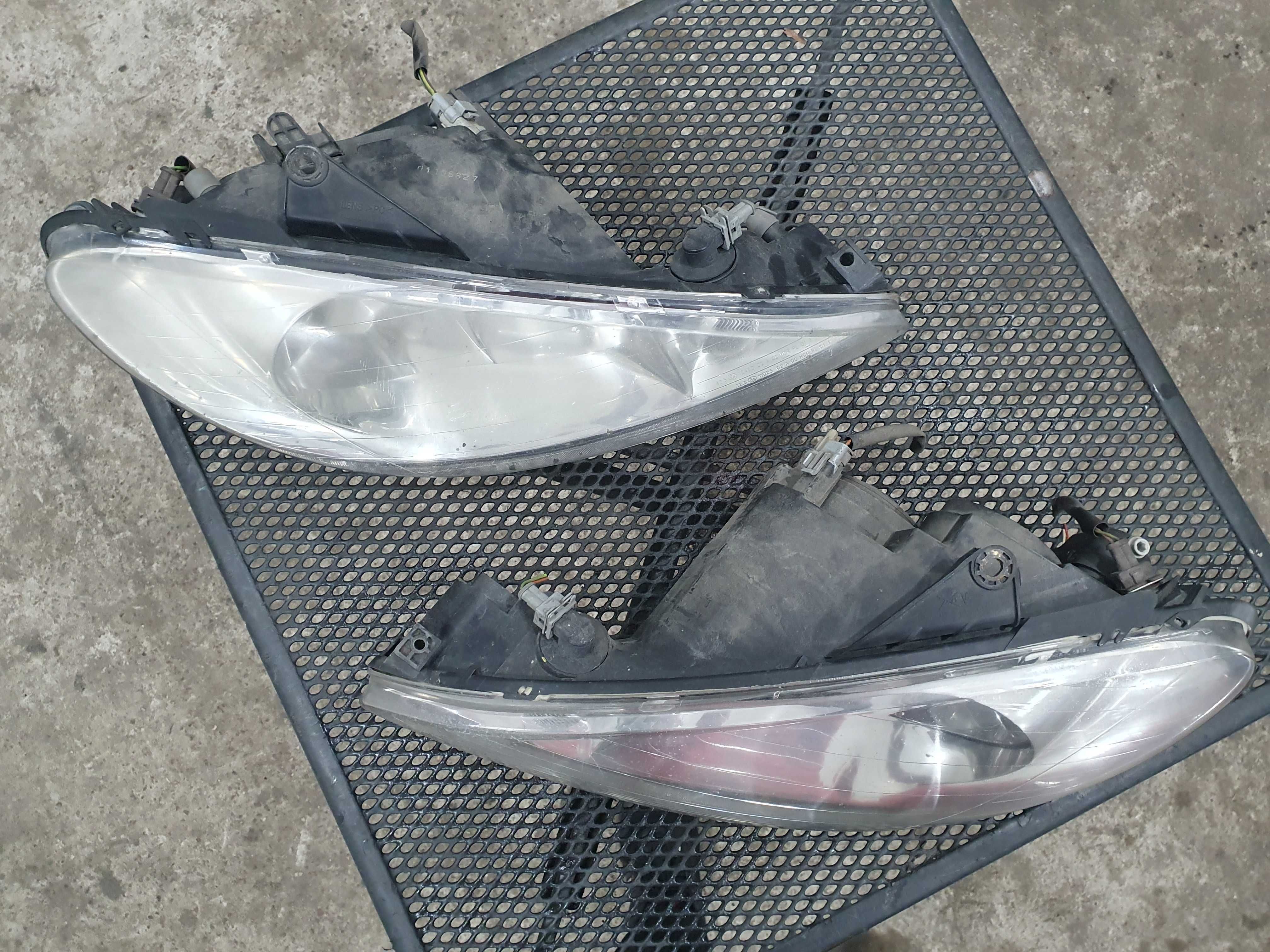 Lampa lampy przód przednie Peugeot 206 05 r komplet