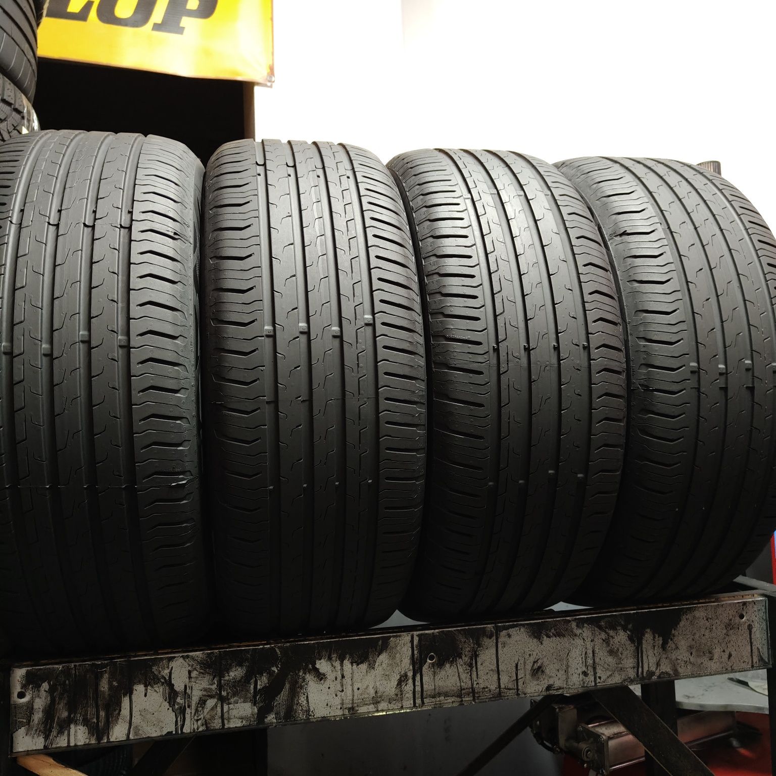 235/50/19 Sprzedam komplet opon letnich Continental