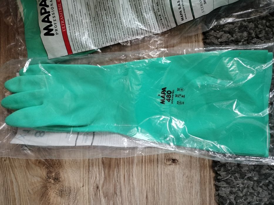 Rękawice przemysłowe odporne na chemię i detergenty
