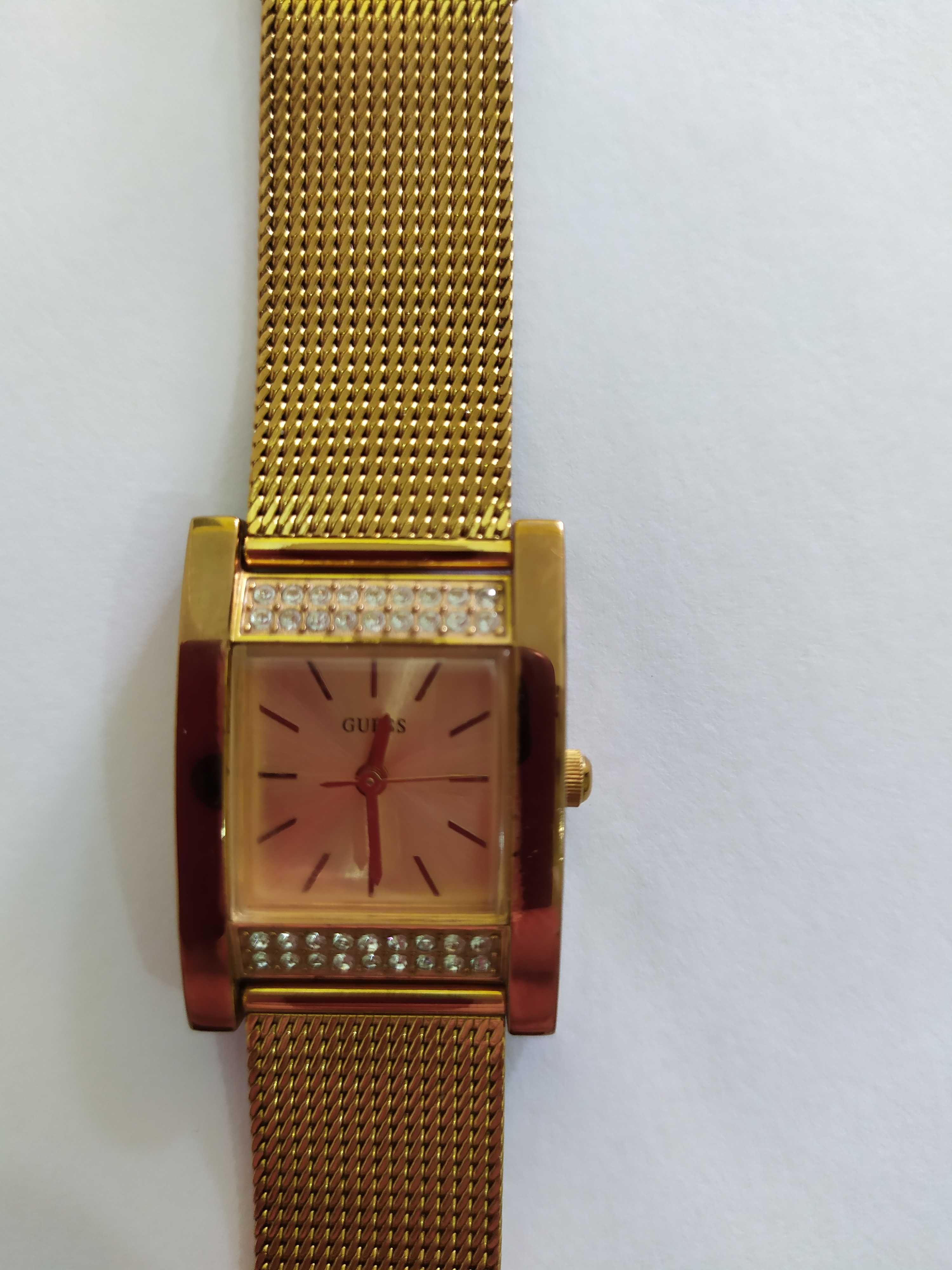 Женские часы GUESS W0127L3 из коллекции Ledies Dress б/у