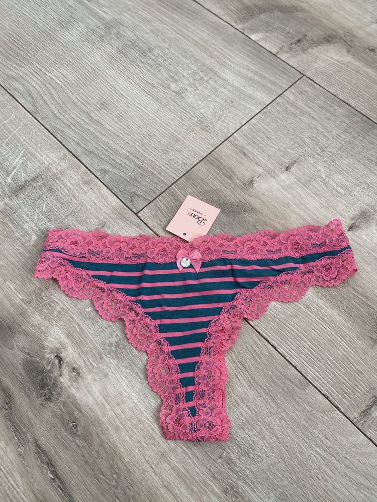 Nowe majtki stringi