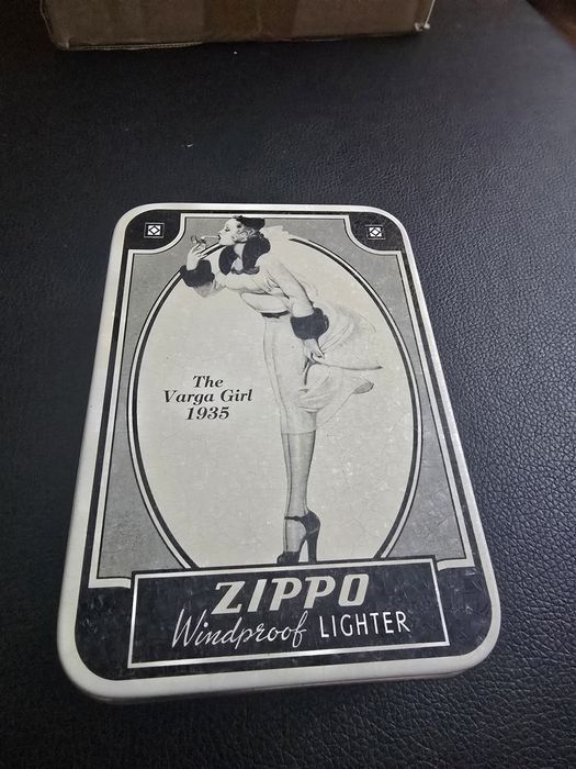 Zippo varga girl
