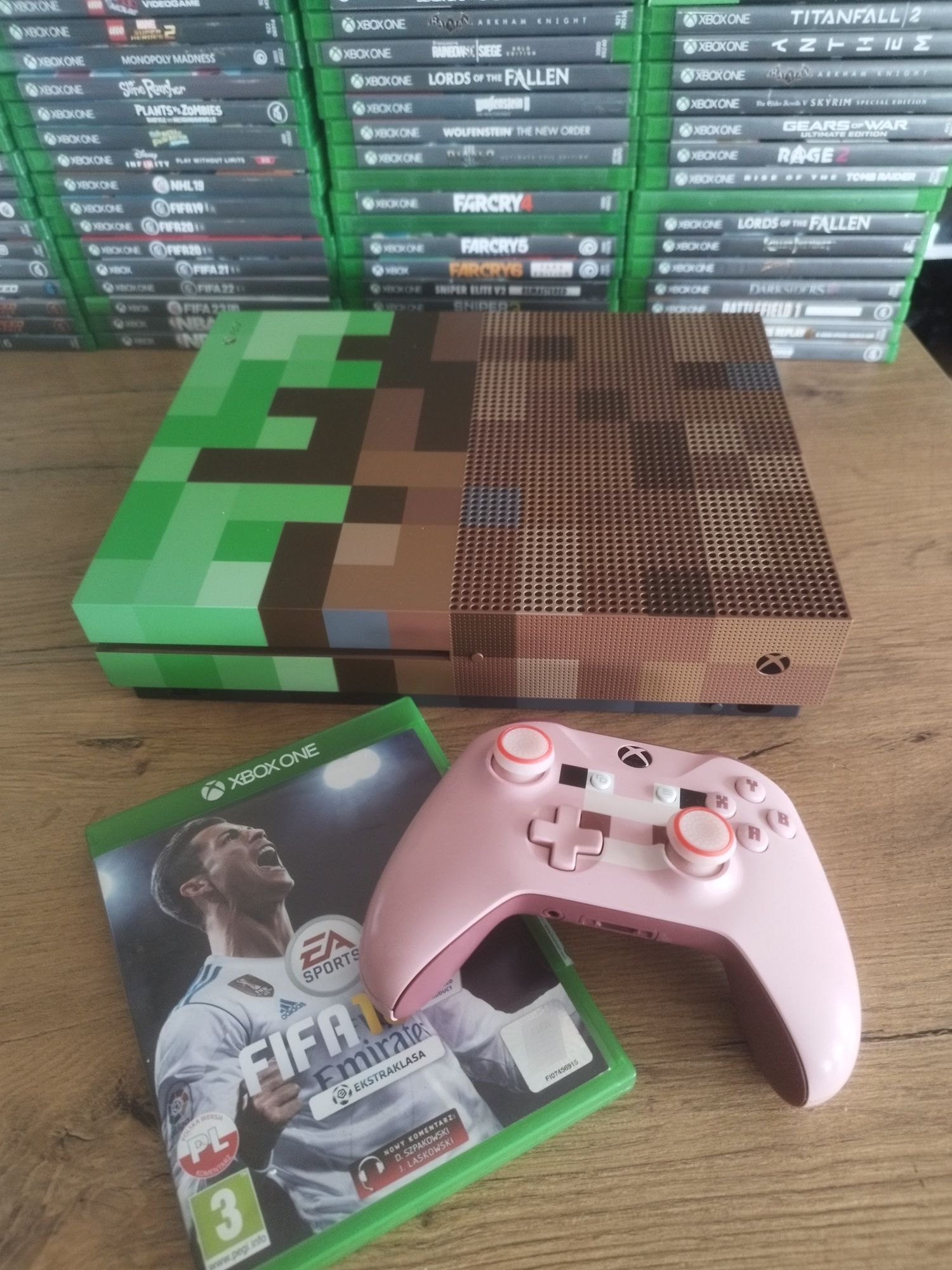 Xbox one S 4K limitowana edycja Minecraft+ Pad i gry