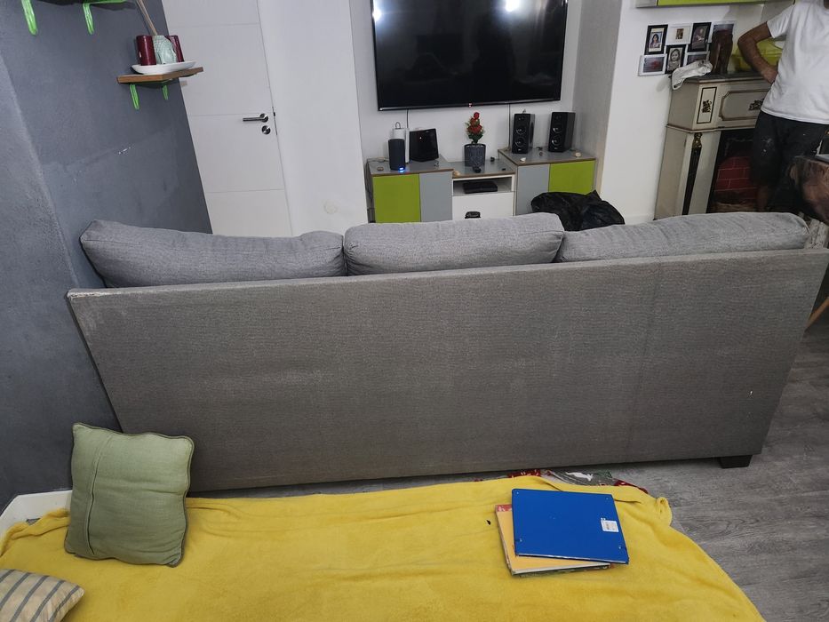 Sofá quase novo para despachar
