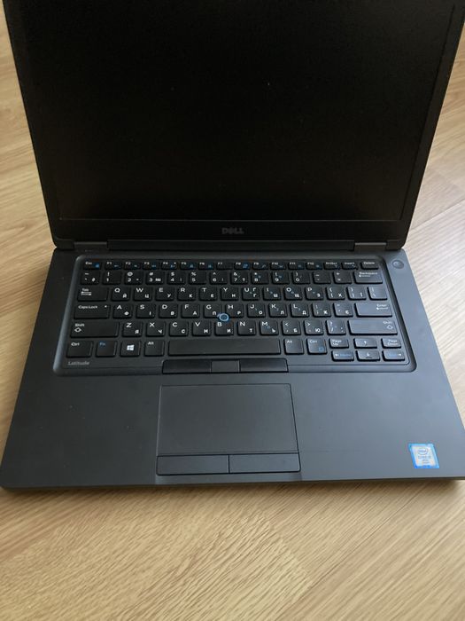 Ноутбук чорний DELL