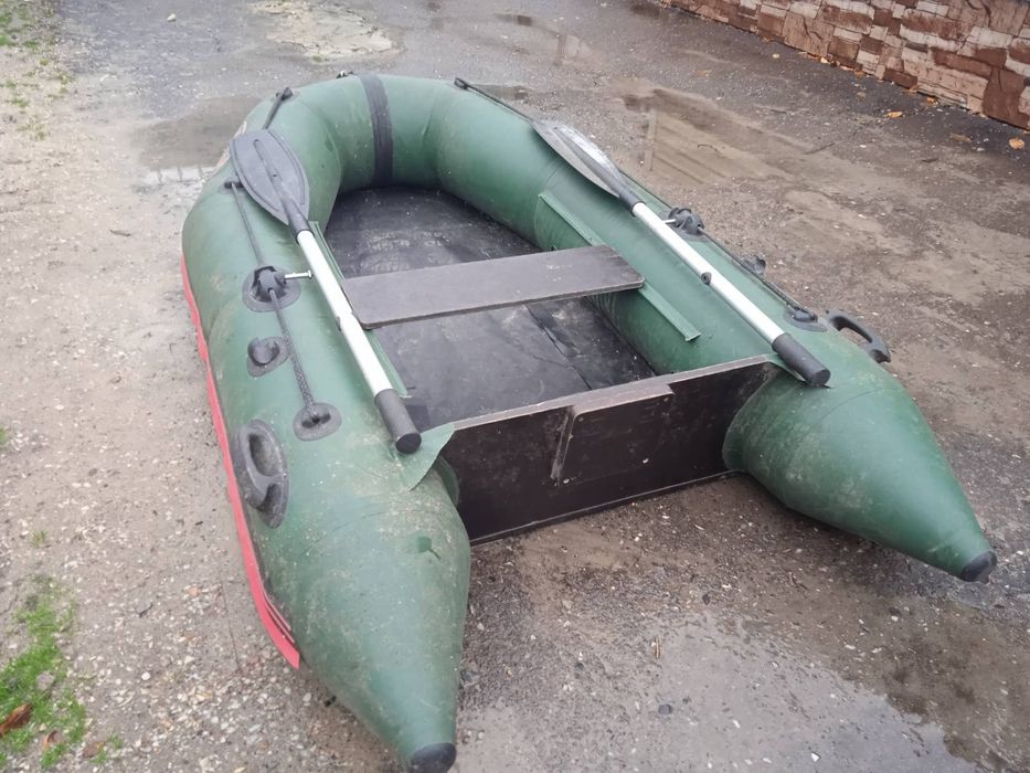Продам лодку с мотором